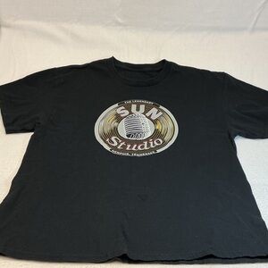 Sun Studio Graphic Tee in Black The Elvis Studio sz L. 0853